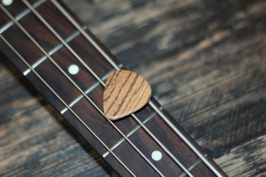 Mariage - Wood guitar plectrum - zebrano wood guitar pick - bass guitar plectrum - exotic wood pick - gift for  guitar player - guitarist gift