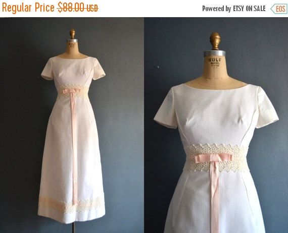 Mariage - SALE - SALE 60s wedding dress / 1960s wedding dress / Bebe