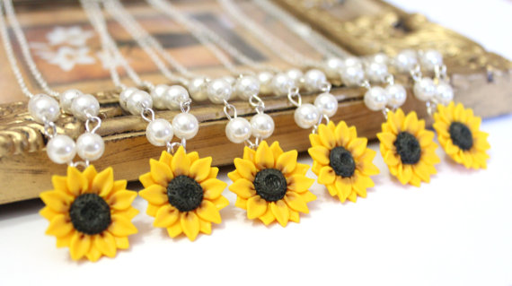 Mariage - Set of 3. 4. 5. 6. 7. 8. Sunflower Necklace, Yellow Sunflower Bridesmaid, Flower and Pearls Necklace, Bridal Flowers, Bridesmaid Necklace