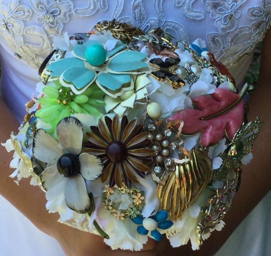 Mariage - Vintage brooch bouquet, vintage bridal bouquet, vintage flower brooch bouquet, brooch bouquet,