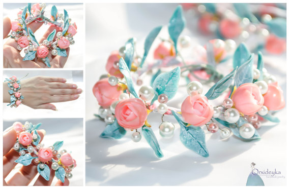Mariage - Rose bracelet, pink blue roses, pink blue bracelet, polymer clay bracelet, polymer clay rose, flower jewelry, flower rose bracelet, handmade