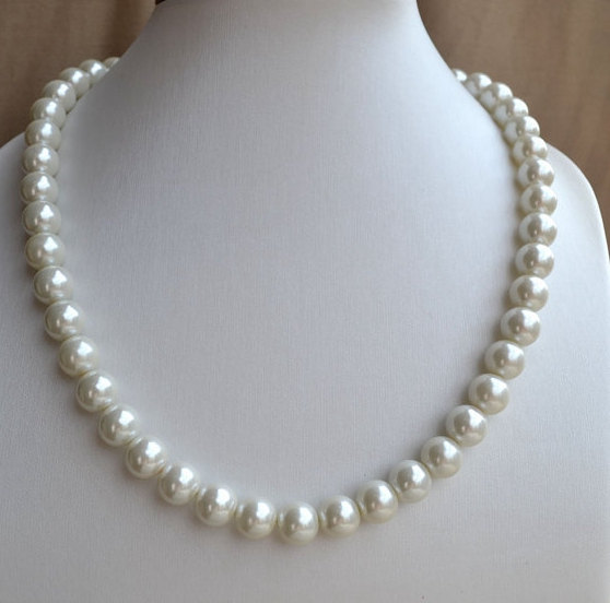 Mariage - 10mm pearl necklace,18 inch single pearl necklace,wedding necklace,bride pearl necklace,pearl jewelry,wedding gift