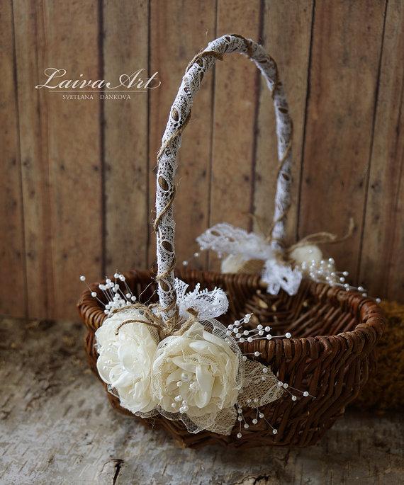 Hochzeit - Rustic Flower Girl Basket Rustic Wedding Decoration
