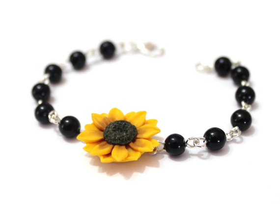 Mariage - Yellow Sunflower and Pearls Bracelet, Sunflower Bracelet, Yellow Bridesmaid Jewelry, Sunflower Jewelry, Summer Jewelry