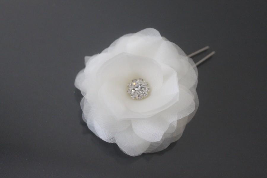 Mariage - Bridal Hair Flower with Rhinestone Center, Silk Hair Flower, Flower Hair Pin, White, Off White, Ivory, Blush Pink, Champagne-Style No.534