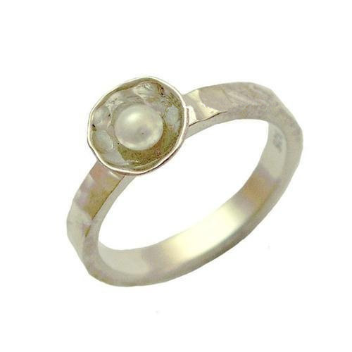 زفاف - Sterling silver ring, engagement ring, single pearl ring, delicate ring, simple ring, white pearl ring, hammered ring- Delicate R1324S