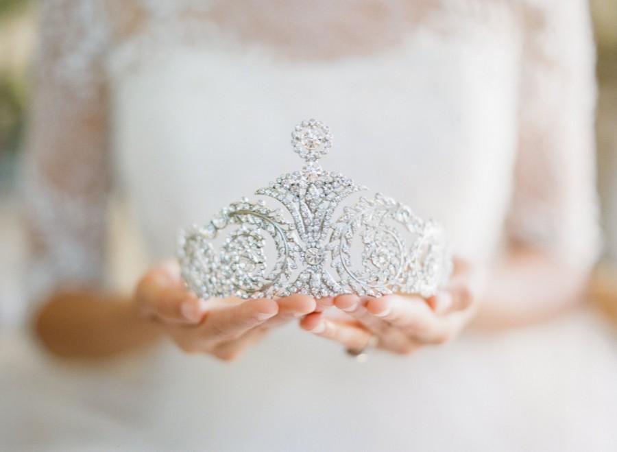 Hochzeit - Bridal Tiara Art Deco Tiara - HARLOW, Swarovski Gold Bridal Tiara, Crystal Wedding Crown, Tiara, Wedding Tiara, As Seen on Style Me Pretty
