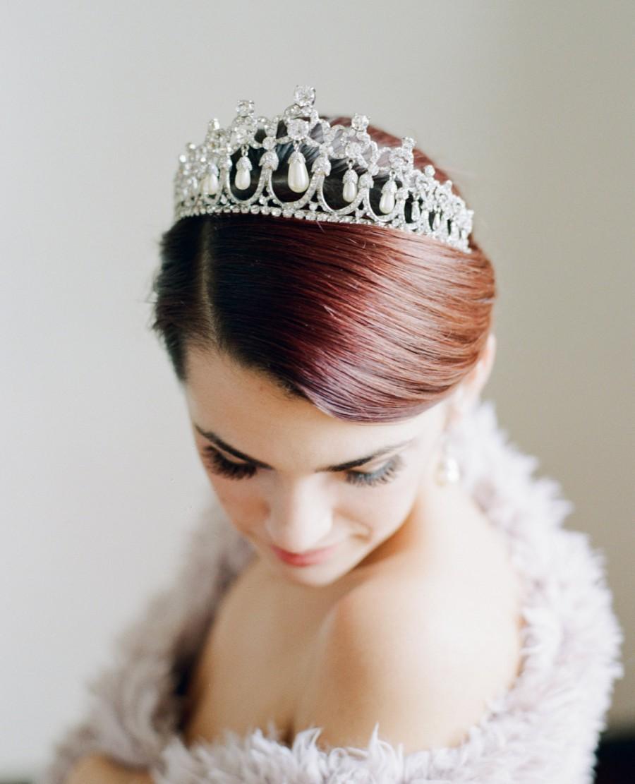 Hochzeit - Bridal Tiara Crystal Heart Tiara - CAMBRIDGE, Swarovski Bridal Tiara, Crystal Wedding Crown, Rhinestone Tiara, Wedding Tiara, Diamante Crown