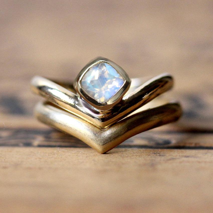 Hochzeit - Moonstone wedding ring set, cushion cut engagement ring set, rainbow moonstone engagement ring, modern engagement ring, Arrow ring, custom