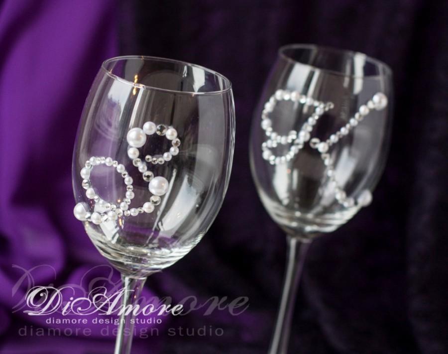 Свадьба - Personalized Pearl & Crystal wedding wine glasses with initials/ Monogram wedding gift