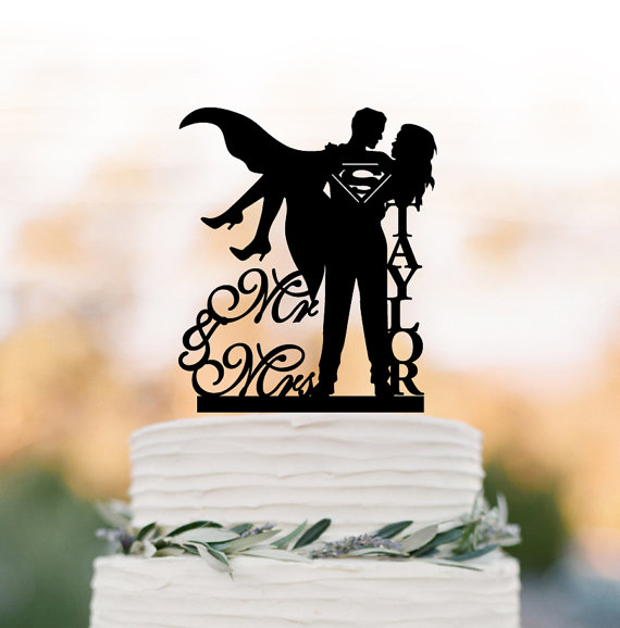 Hochzeit - Personalized Wedding Cake topper mr and mrs, superman wedding cake decoration. disney wedding cake topper, custom cake topper