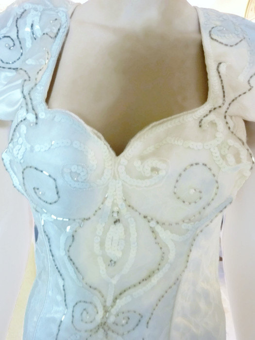 زفاف - ON SALE Vintage Wedding Dress Creamy Ivory Adorn with Sequins Beads Lace David Howard 1970s