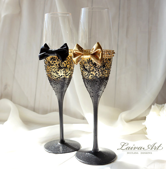 Свадьба - Gold Wedding Champagne Glasses Gatsby Style Wedding Toasting Flutes Gold and Black Wedding
