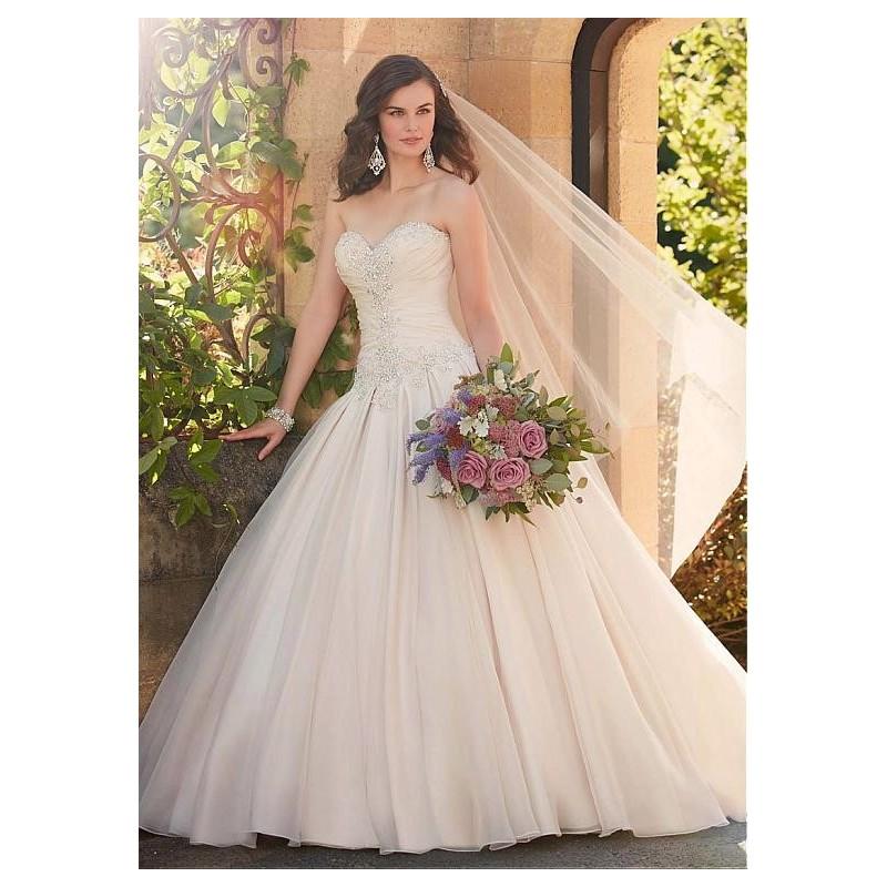 Свадьба - Alluring Organza Sweetheart Neckline Ball Gown Wedding Dresses with Beaded Lace Appliques - overpinks.com