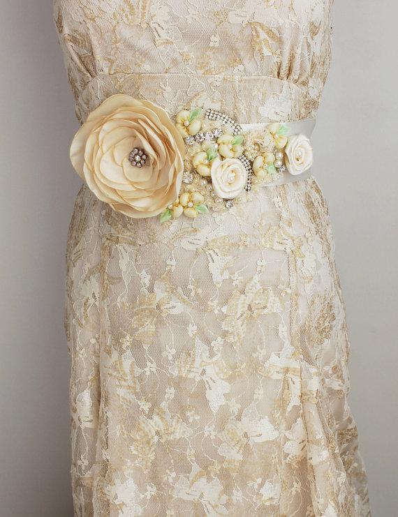Wedding - Bridal Sash Belt, Handmade Ivory Flowers Wedding