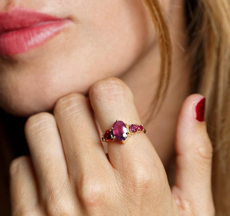 Mariage - Cluster Ring, Cluster Engagement Ring, Pink Sapphire Ring, Red Engagement Ring, Unique Engagement Ring, 18k Gold Oval Sapphire Ring