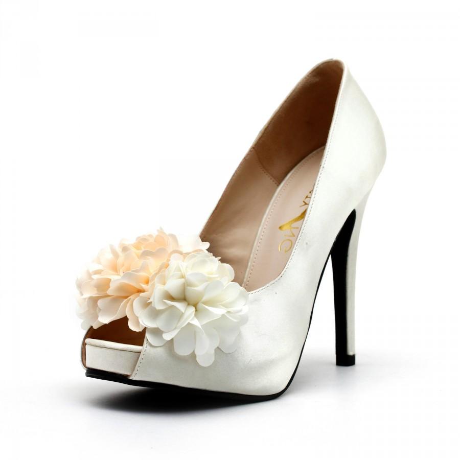 زفاف - Ivroy White Satin Wedding Shoes with Fabric Flowers