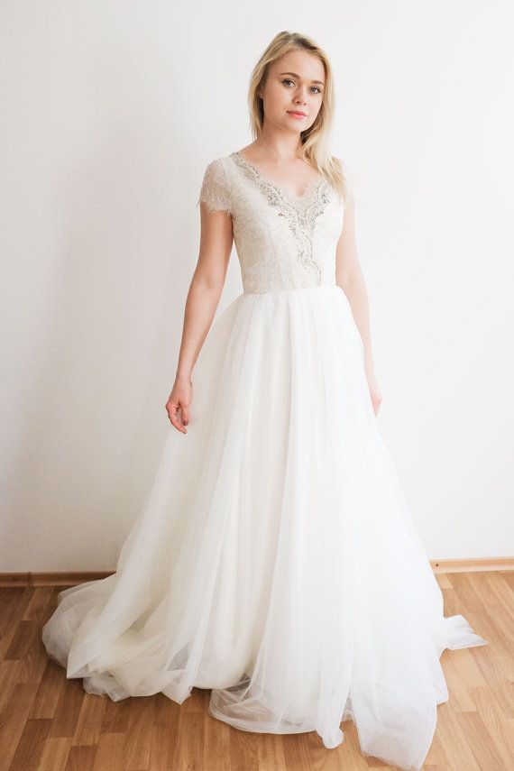 زفاف - Ivory Tulle Wedding Gown// Lavanda