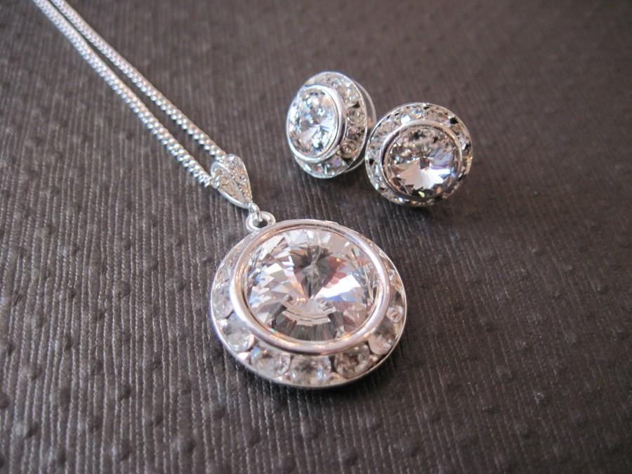 Mariage - Bridesmaid Jewelry Set/Clear Swarovski Crystal /Halo Earrings/ Bridesmaid Jewelry/ Wedding Jewelry/ Bridesmaid Earrings/ Swarovski Necklace