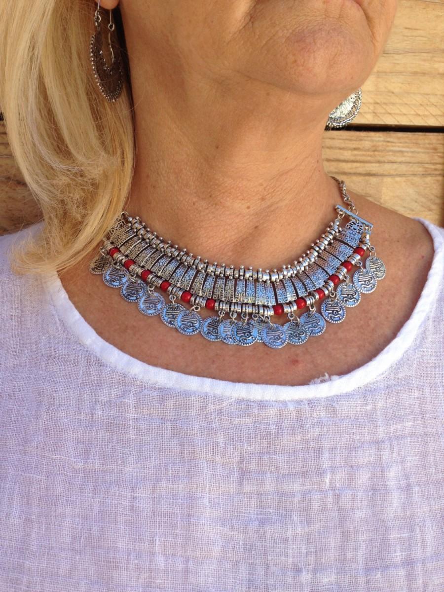 زفاف - Boho necklace, Choker alloy of silver coins and Coral necklace vintage Gypsy, ethnic jewelry, Zamac