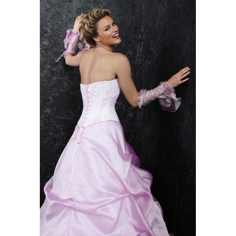 Wedding - Pia Benelli Prestige, Peniche lilas et glacee - Superbes robes de mariée pas cher 