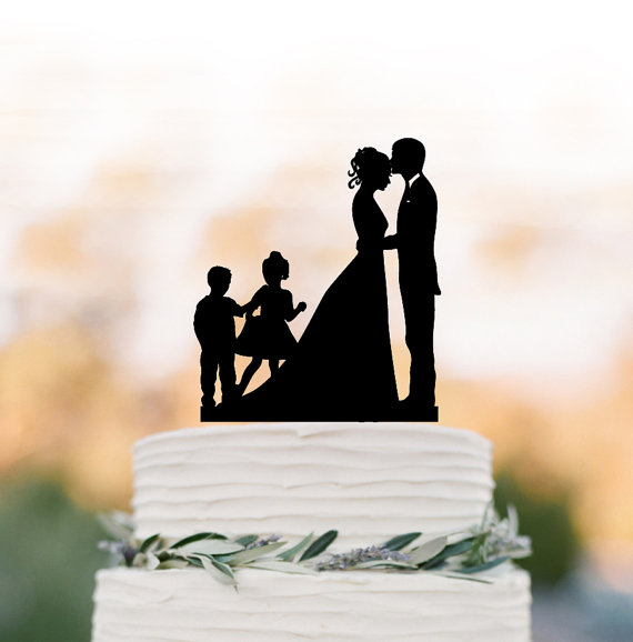 Mariage - Wedding Cake topper with two child, bride and groom silhouette, personalized wedding cake topper with boy and girl, unique cake topper
