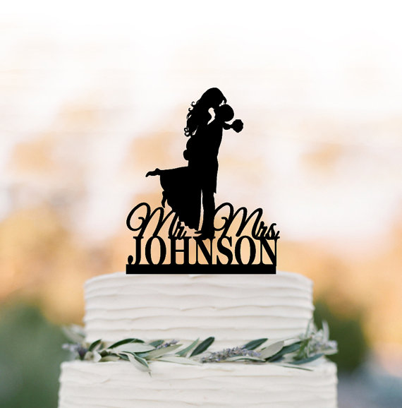 Mariage - personalized Wedding Cake topper with mr and mrs, bride and groom silhouette cake topper, unique custom cake topper for wedding funny
