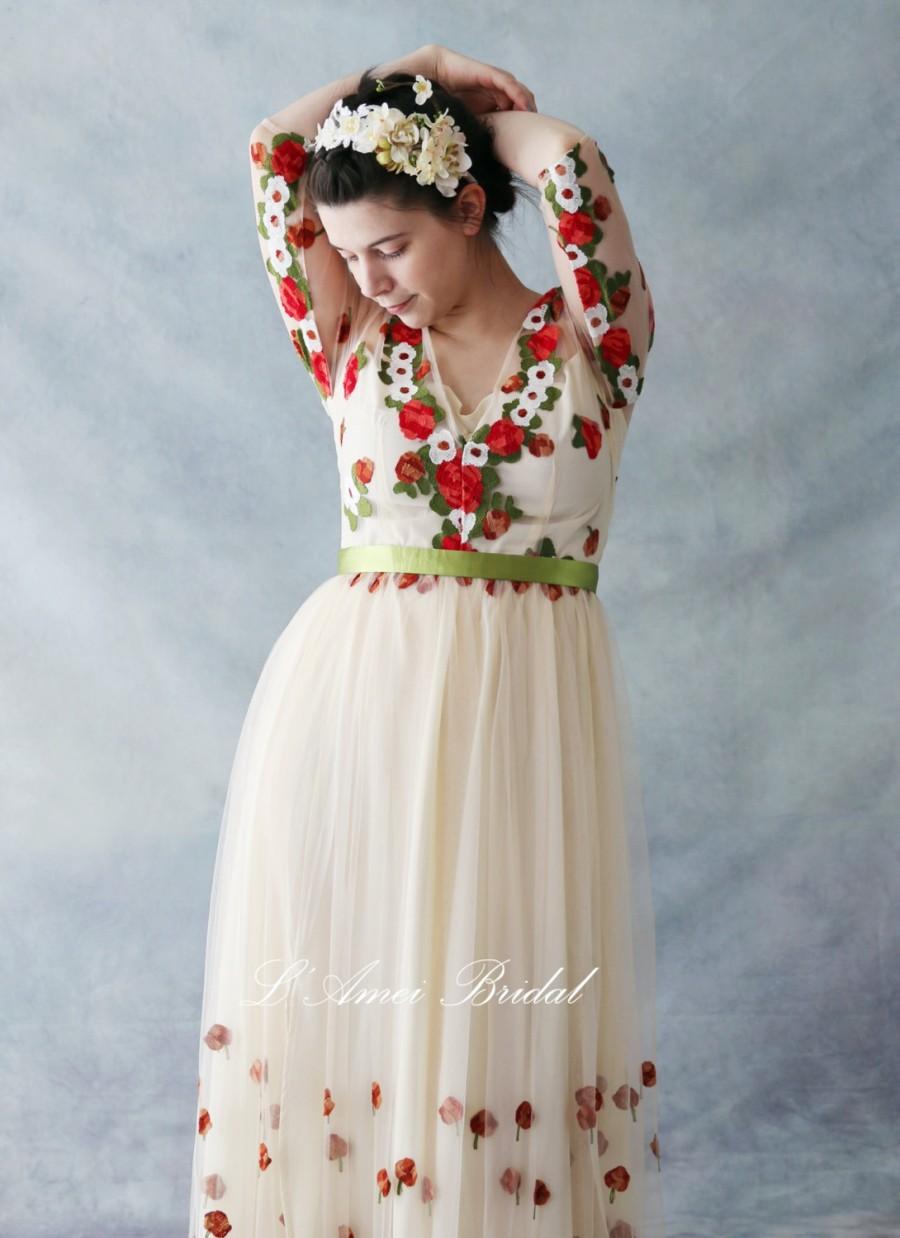 Wedding - Retro Design Embroidered Tulle Long Sleeve Bridal Wedding Dress . Perfect For Woodland/Beach Wedding，Gorgeous Bridesmaid Dress