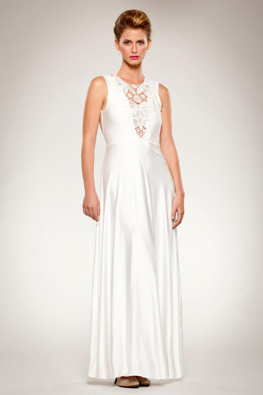 زفاف - Wedding Gown Dress with Beaded Floral Front Embroidery Appliqués Detail Open Back Fitted Waist Front Cleavage Flared Skirt Romantic Custom