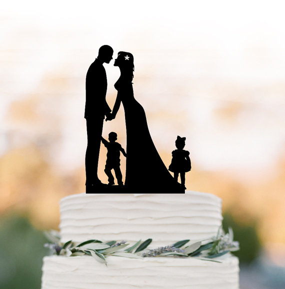 Свадьба - Bride and groom Wedding Cake topper with child, cake topper wedding, silhouette wedding cake topper with boy and girl, family cake topper