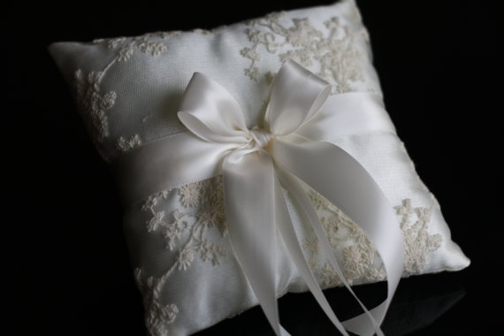 Hochzeit - Ivory Ring Bearer Pillow  Cream Lace Wedding Bearer Ring Holder  Ivory Satin and Beige Lace Ring Pillow  Bridal Flower Girl Ivory Pillow