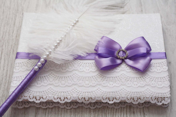 Свадьба - Lace Purple White SignIn Book and Ostrich Feather Violet Pen  Wedding Guest Books with Pen Set  Reception Journal  Empty pages guest book