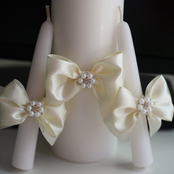 Mariage - Ivory Unity Candles, Pillar and Stick Wedding Candle, Handmade Bow Unity Candle, Candles with Ribbon Bow and Brooch