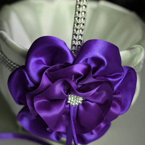 Hochzeit - Purple Wedding Basket  Lavender Flower Girl basket  Magenta and Ivory Wedding Basket  Orchid Lilac Violet Flower Petals Ceremony Basket