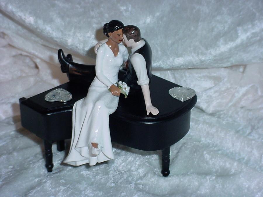 زفاف - Black Baby Grand Piano Music lover Mixed Couple Funny Love AA Bride Long Sleeve Dress Brown hair Groom Musical Wedding Cake Topper-Ethnic
