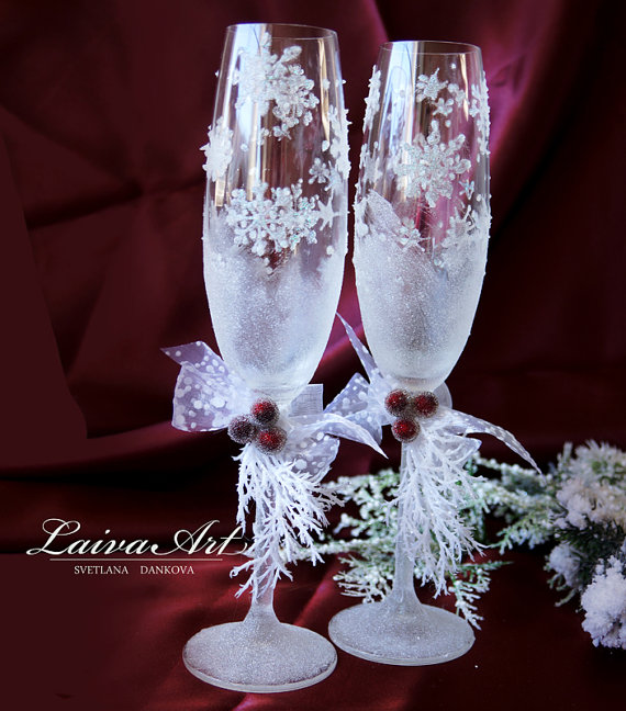 Hochzeit - Wedding Champagne Glasses Winter Wedding Christmas Wedding Holiday Wedding Champagne Flutes