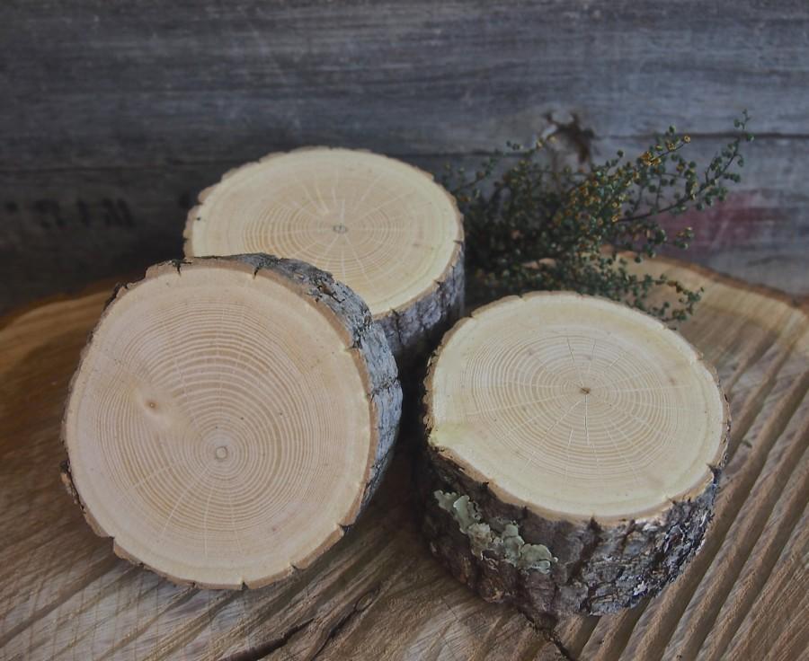Свадьба - Cupcake HOLDERS - 3 WOOD SLICES - Wood - Perfect for Rustic Wedding Centerpieces