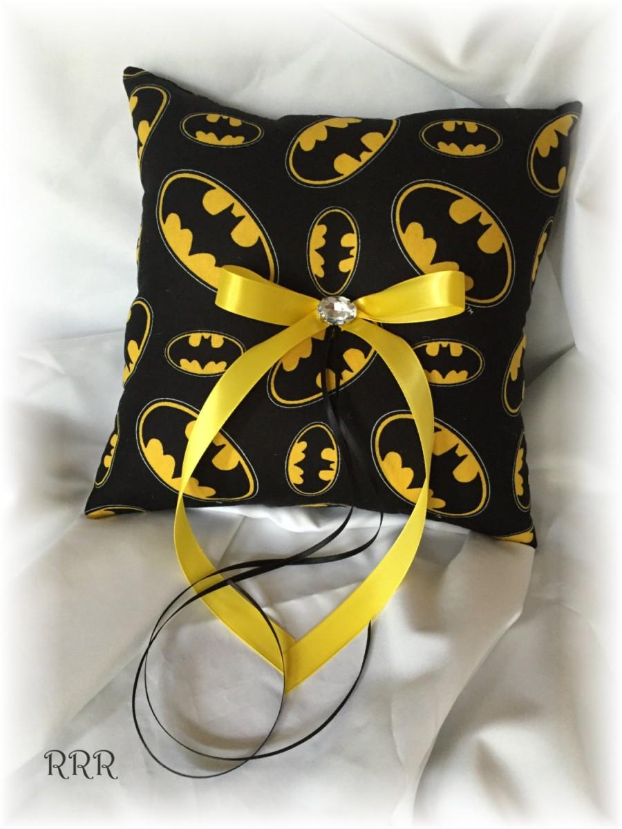 Hochzeit - Batman Wedding Ring Pillow, Black and Yellow Wedding Ring Pillow, Superhero Wedding Ring Pillow, Superhero Wedding