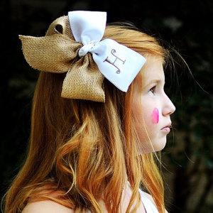 Свадьба - Monogrammed Burlap Hair Bow Initial Custom Boutique Personalized Gift Letter Rustic khaki hairbow Girls Monogram Barn Wedding Flower Girl