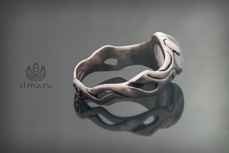 Свадьба - Elven ring in sterling silver with labradorite or moonstone, as original wedding engagement ring - Made to order