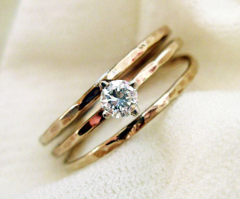 زفاف - Engagement Diamond Ring. Hammered 14K Gold And Conflict Free .12ct Diamond.Hand Made Solitaire Ring. Hammered Delicate Engagement Ring.