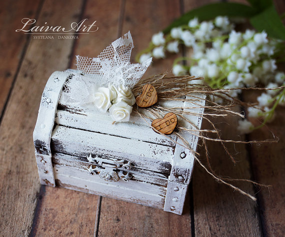 Mariage - Personalized Wedding Rustic Ring Bearer Box Ring Pillow Box Birch Bark Rustic Vintage Wooden