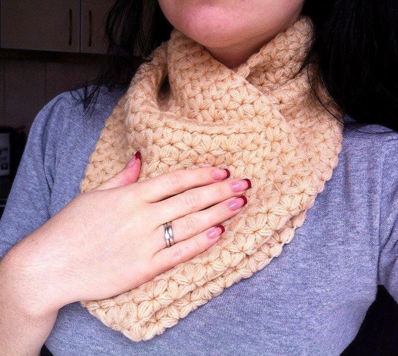 Wedding - Crocheted snood / Womens crochet snood / Infinity scarf / Woolen scarf / Crocheted Wrap