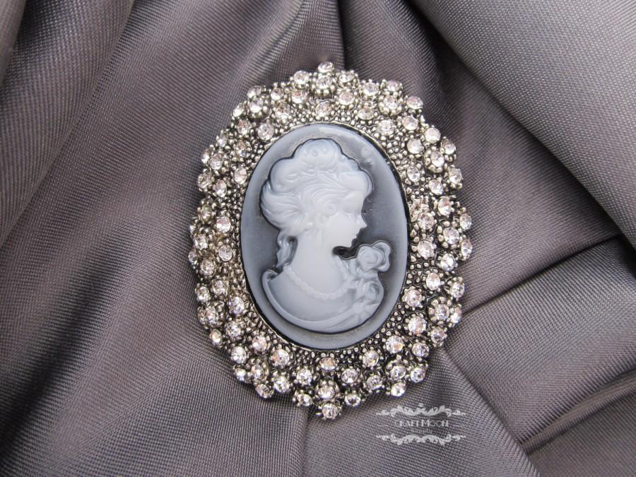 Mariage - 5 Pcs Grey Cameo Brooch Lot Rhinestone Silver Vintage Crystal Pin Antique Victorian Style Wholesale Wedding Bridal Bouquet Gift DIY Sash