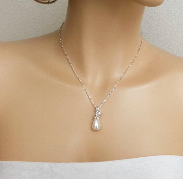 Mariage - Single Pearl Bridal Necklace, Drop Pearl Wedding Necklace, Bridesmaids Pearl Necklace, Bridal Party Jewelry, Crystal