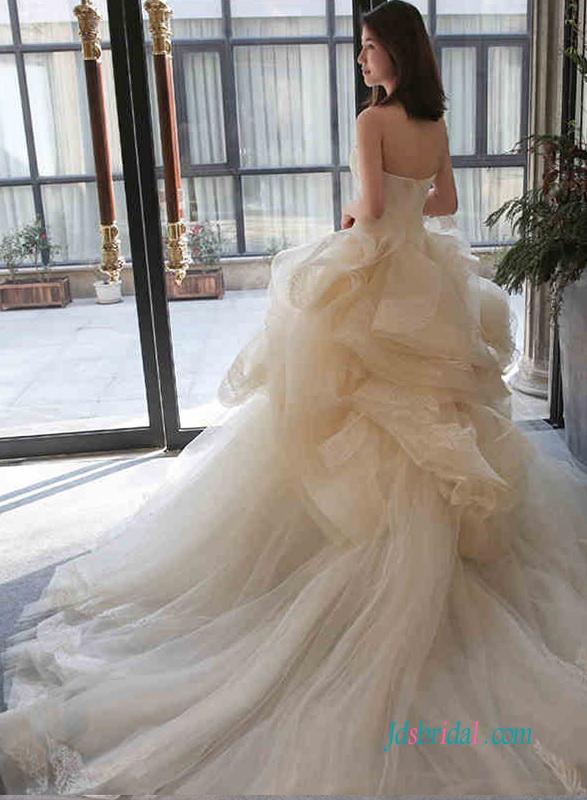 Mariage - Luxury ruffles tulle ball gown with lace bodice wedding dress