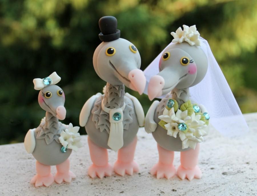 Hochzeit - Wedding dodo cake topper with baby dodo and banner, customizable, love birds more than 4" tall