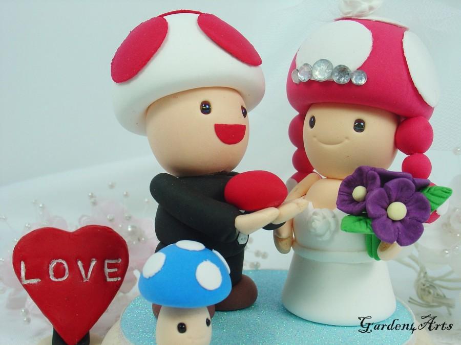 زفاف - Custom Wedding Cake Topper--Love Mr. & Mrs. Mushroom with Circl Clear Base