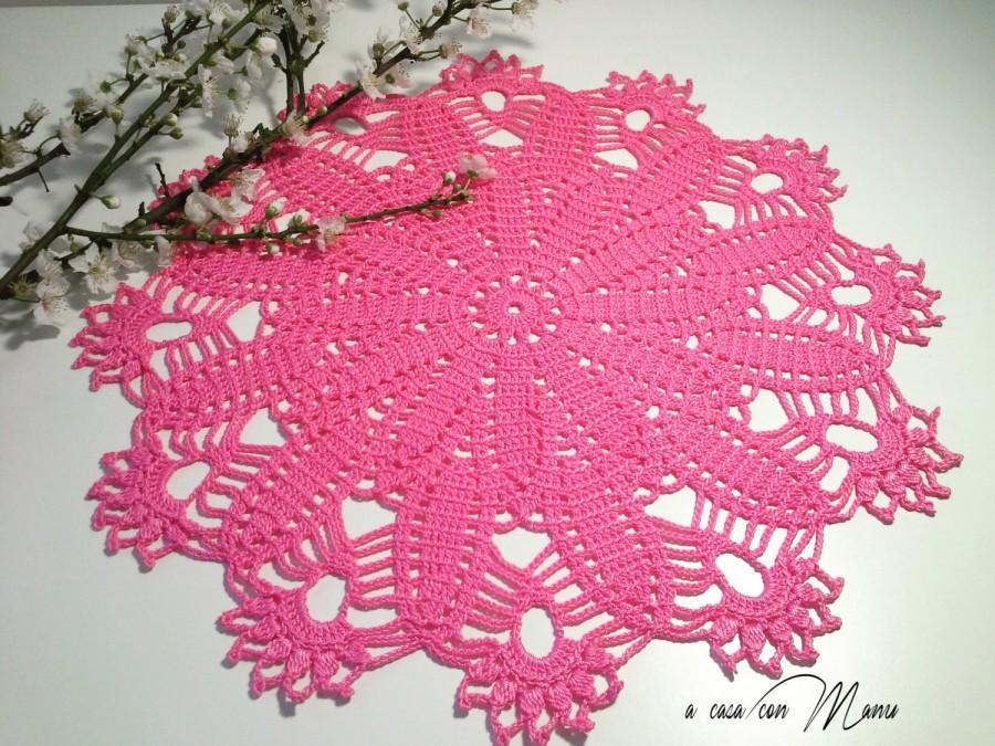 Mariage - Centrino rosa all'uncinetto, pink crocheted doily, decorazione della tavola, fatto a mano in Italia
