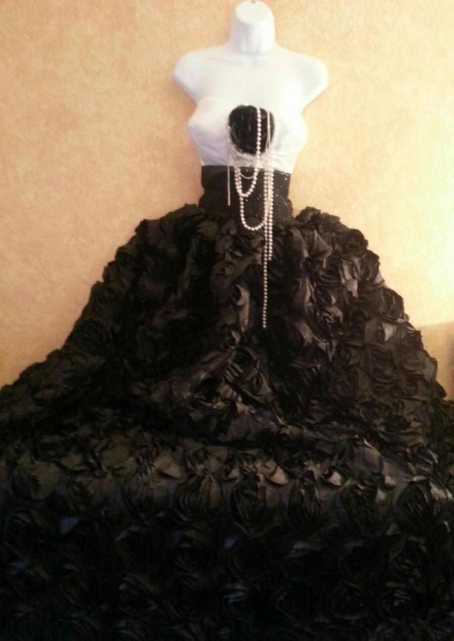 Hochzeit - Onyx Rose Goddess Black & White Natural Waist Bridal Wedding Formal Ball Gown